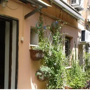  Apartamento Independent With Garden Heart Of Trastevere John Cabot