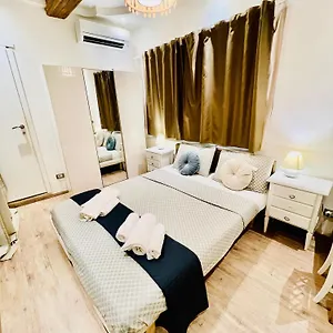 Apartamento Pantheon Luxury Historic Center